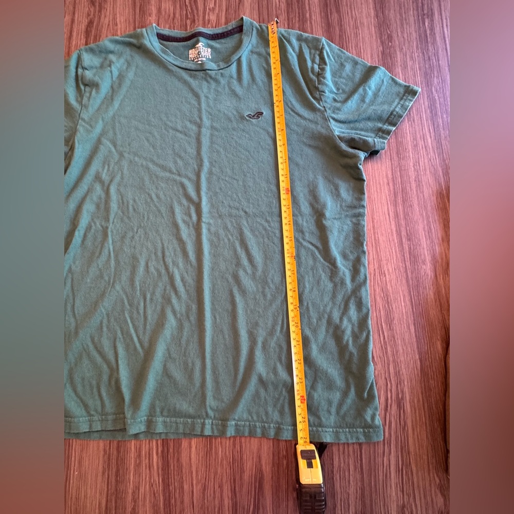 Hollister Men's Green T-Shirt - Picture 6 of 7